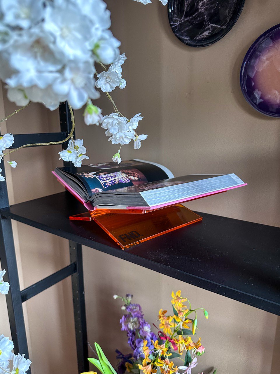 Bookstand - Midnight Black inspiration 2