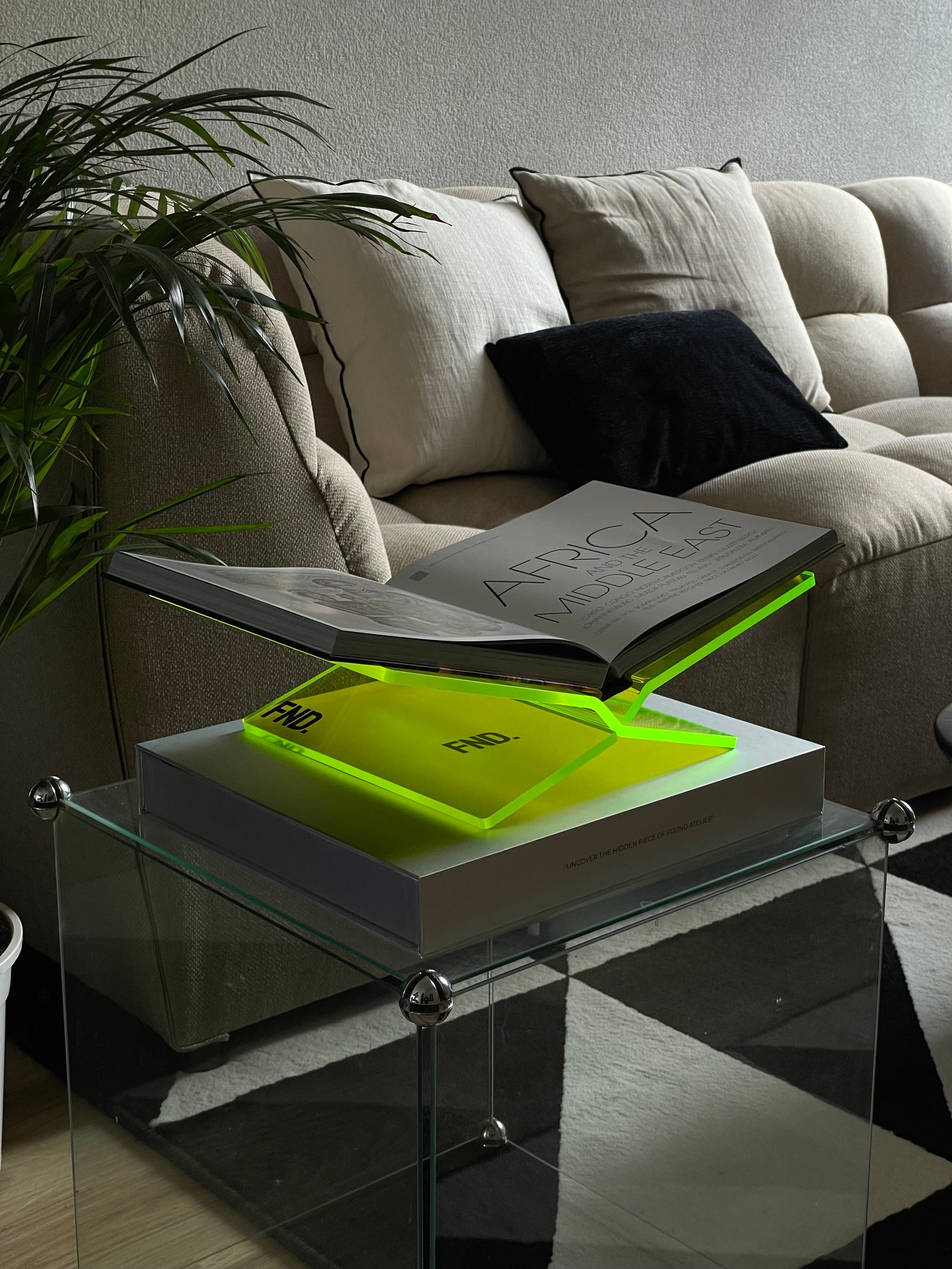 Bookstand - Midnight Black inspiration 6