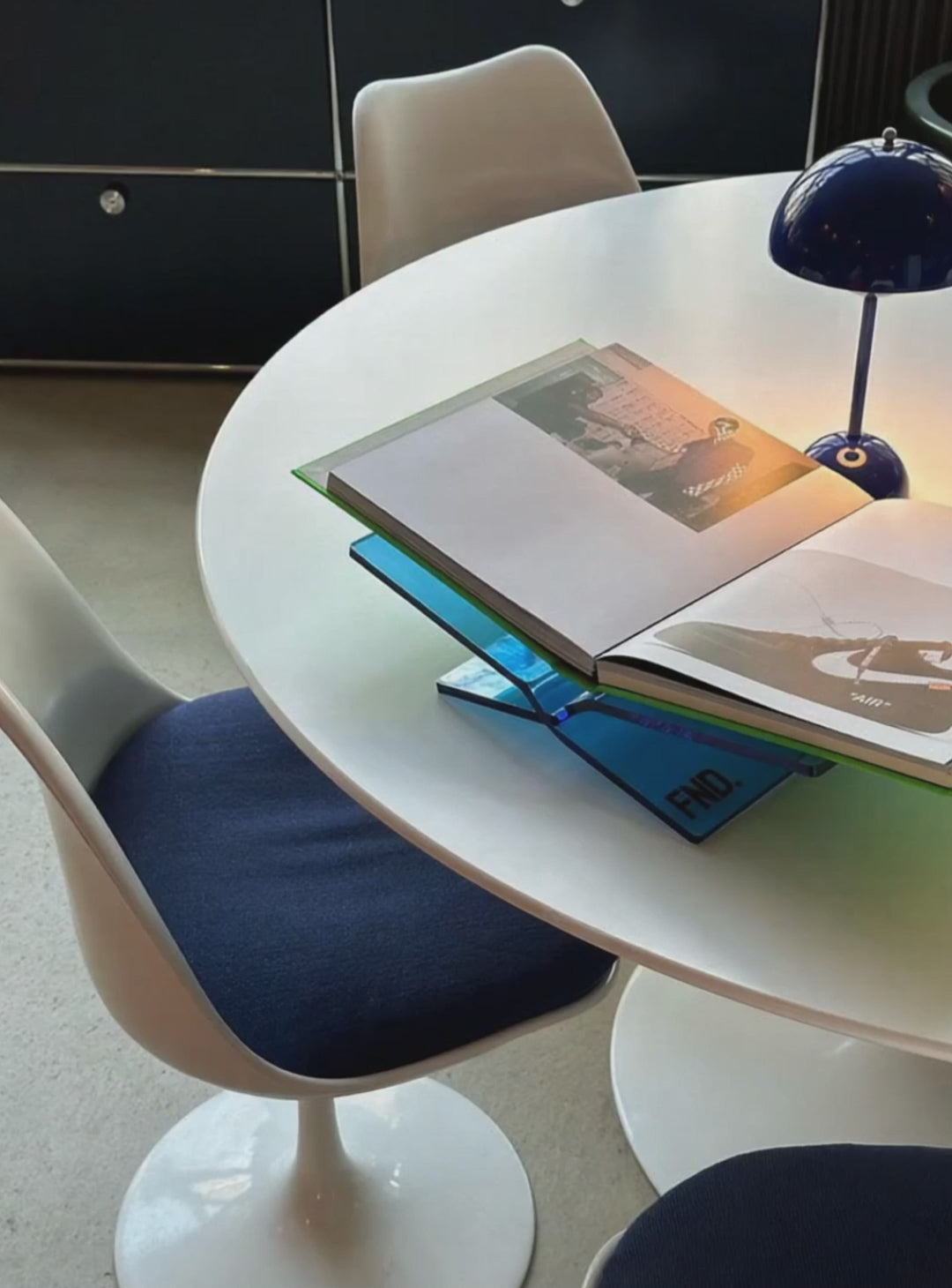 Bookstand - Icy Blue inspiration 9